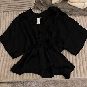 Elegant Black Women's Silky Fitted Waist Top—NWT!